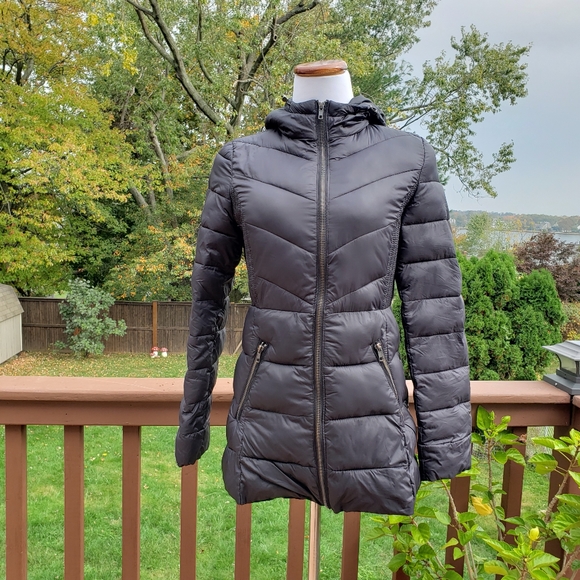 a new day Jackets & Blazers - A NEW DAY Black Fitted Hooded Puffer Sz XS EUC